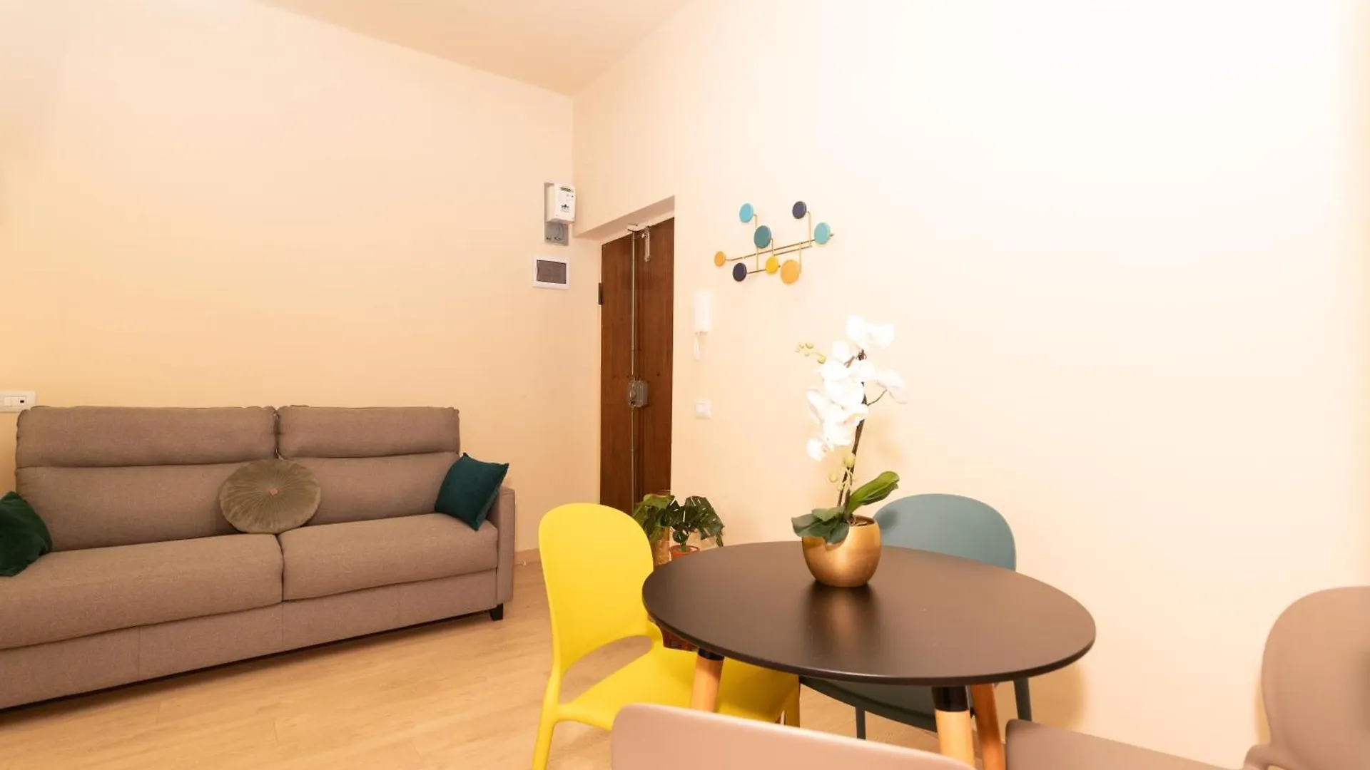 Happy Colours By Ghor Apartment Rome Italy